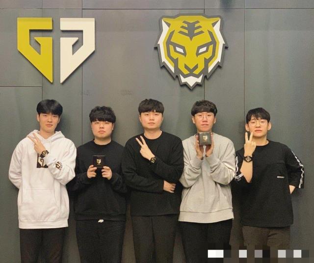 足球的制度 足球的制度